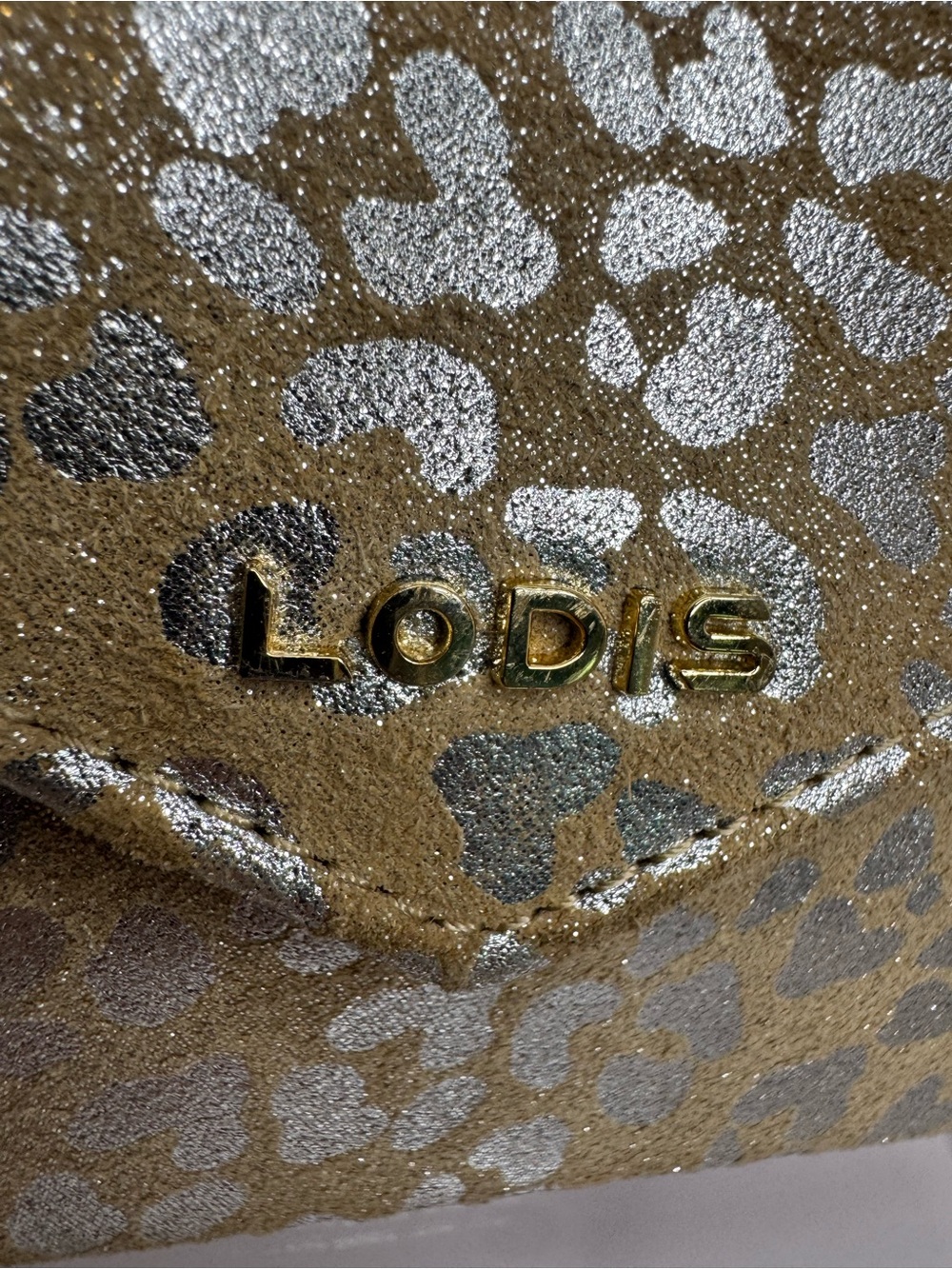 #426 Lodis Small Silver Metallic Leather & Suede Leopard Print Clutch Shoulder - Picture 3 of 16